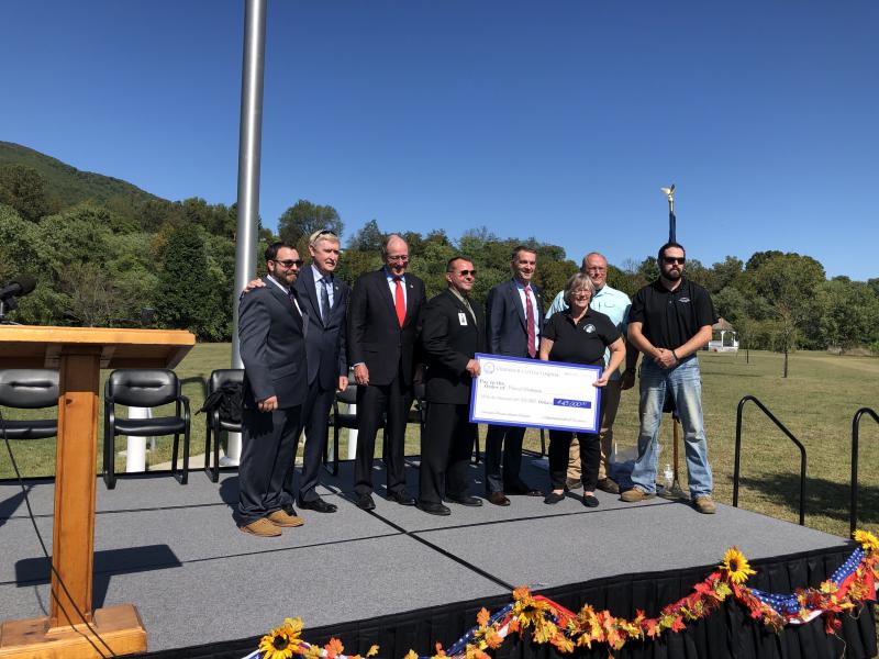 El gobernador Northam anuncia $180,000 en premios de lanzamiento de negocios comunitarios de Virginia